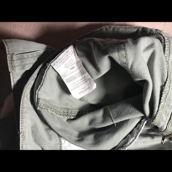 Capris - Picture 9 of 10